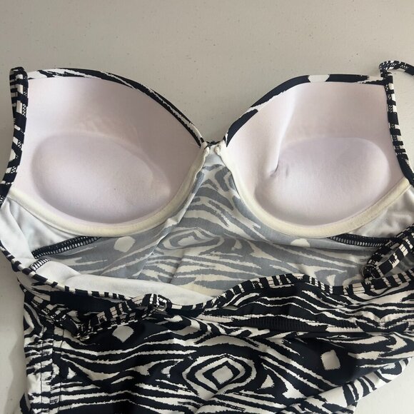 Spanx Love Your Assets Ruched Tankini Swim Top Black & White Abstract Print XL - Picture 8 of 11